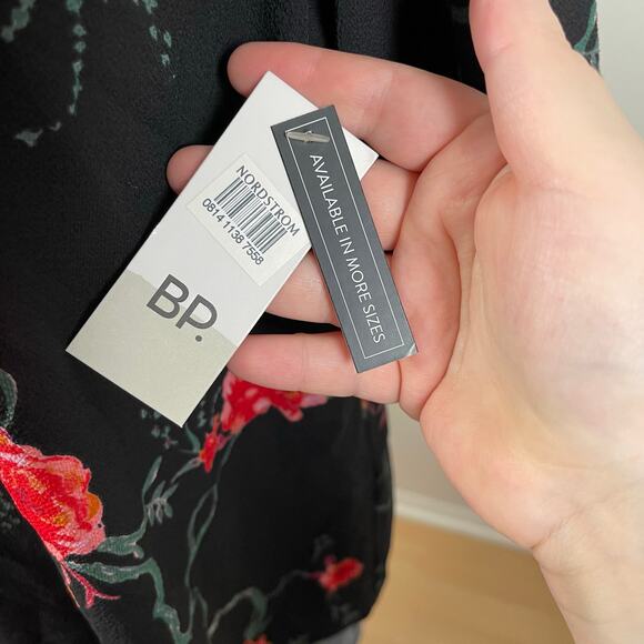 BP • Mock Neck Floral Blouse - Picture 4 of 6